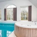 Luxury Retreat With Pool *